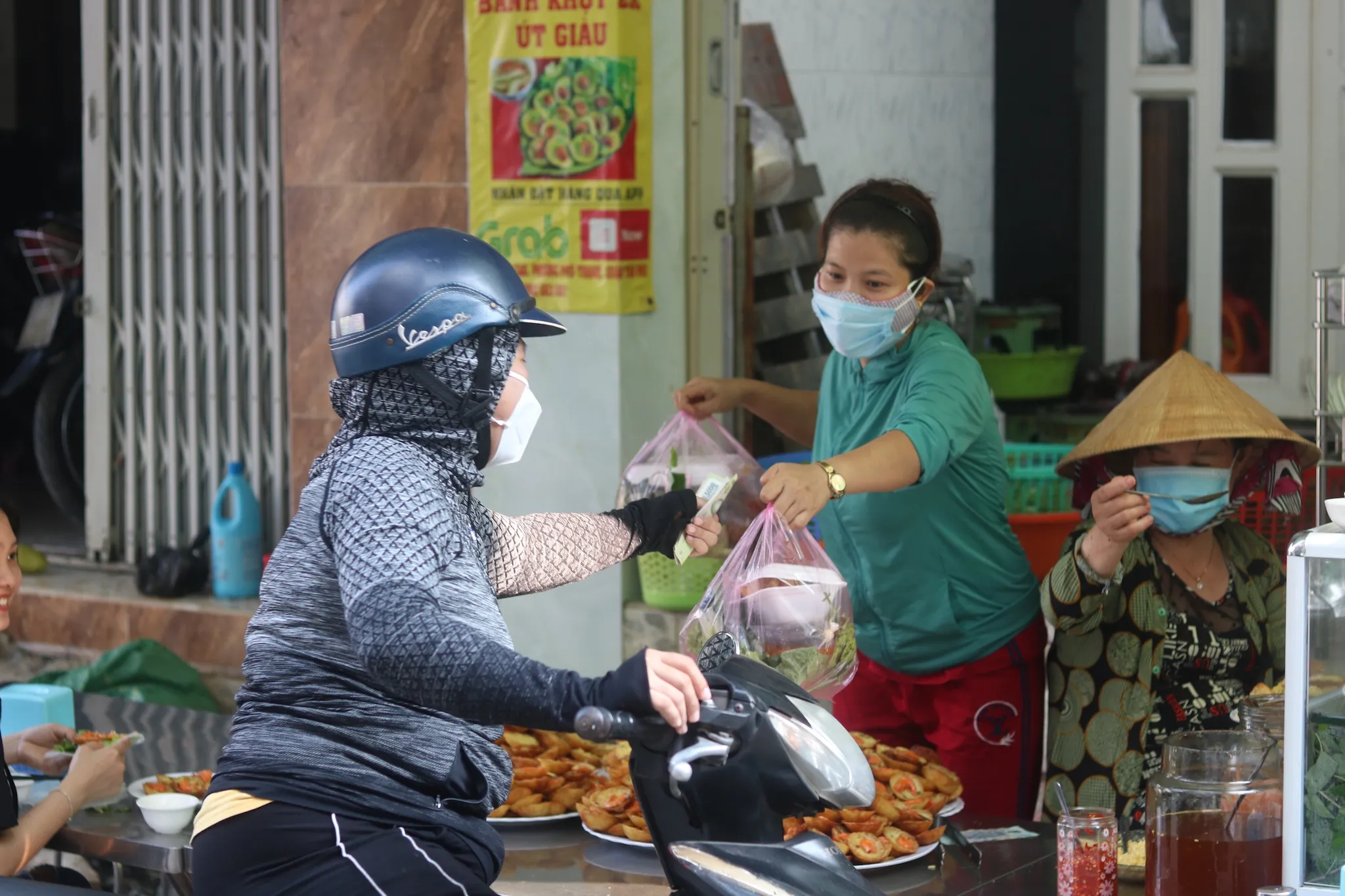 Muốn ăn bánh khọt, bánh căn ngon ở Sài Gòn, đến đâu?