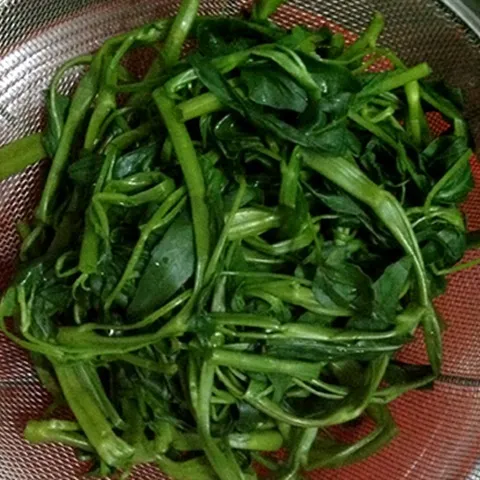 Rau muống xào bò