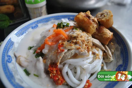 Sài Gòn: Bánh tằm bì – đặc sản miền Tây ở chợ Bàn Cờ