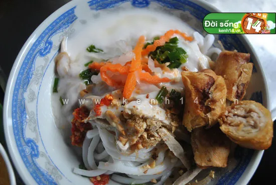 Sài Gòn: Bánh tằm bì – đặc sản miền Tây ở chợ Bàn Cờ