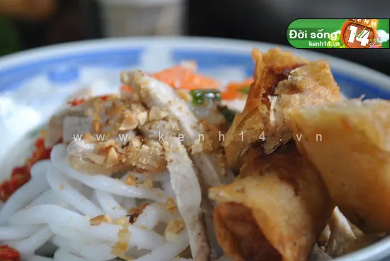 Sài Gòn: Bánh tằm bì – đặc sản miền Tây ở chợ Bàn Cờ