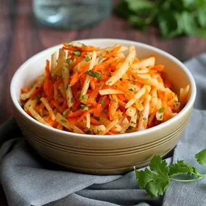 Salad củ sắn cà rốt