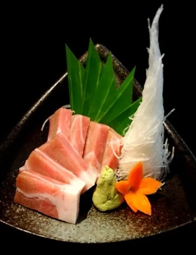 Sashimi bụng cá ngừ