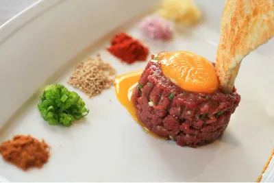 Thịt bò tái kiểu Pháp (STEAK TARTARE)