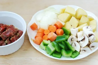 Thịt bò tái kiểu Pháp (STEAK TARTARE)