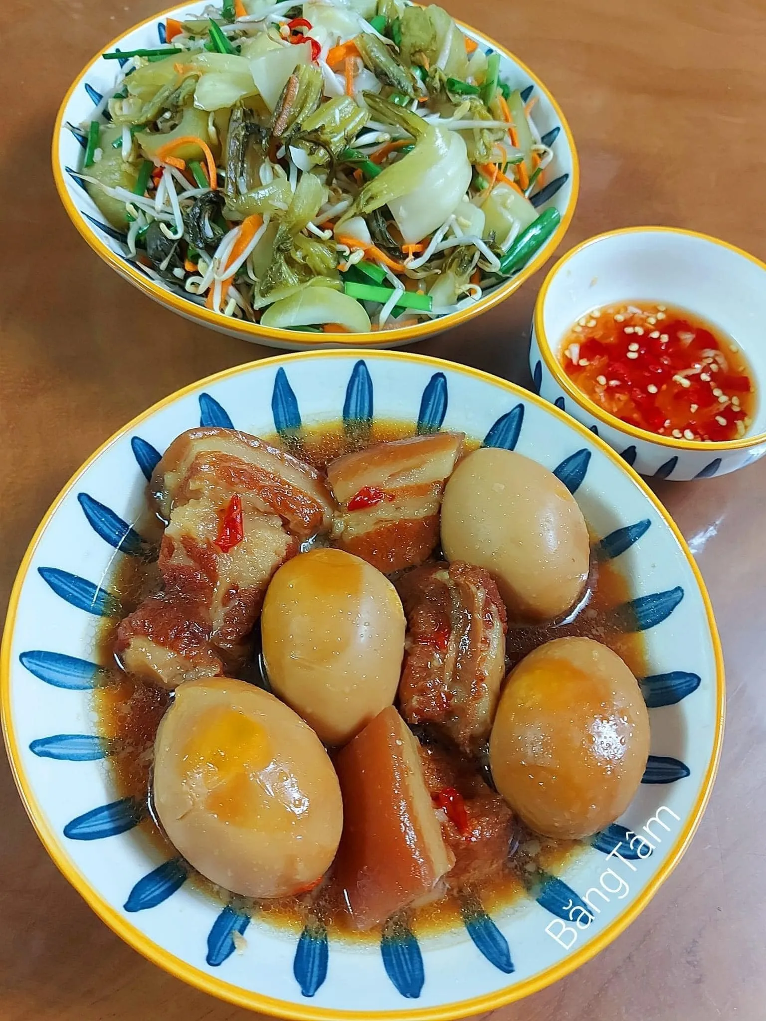 Thịt kho hột vịt