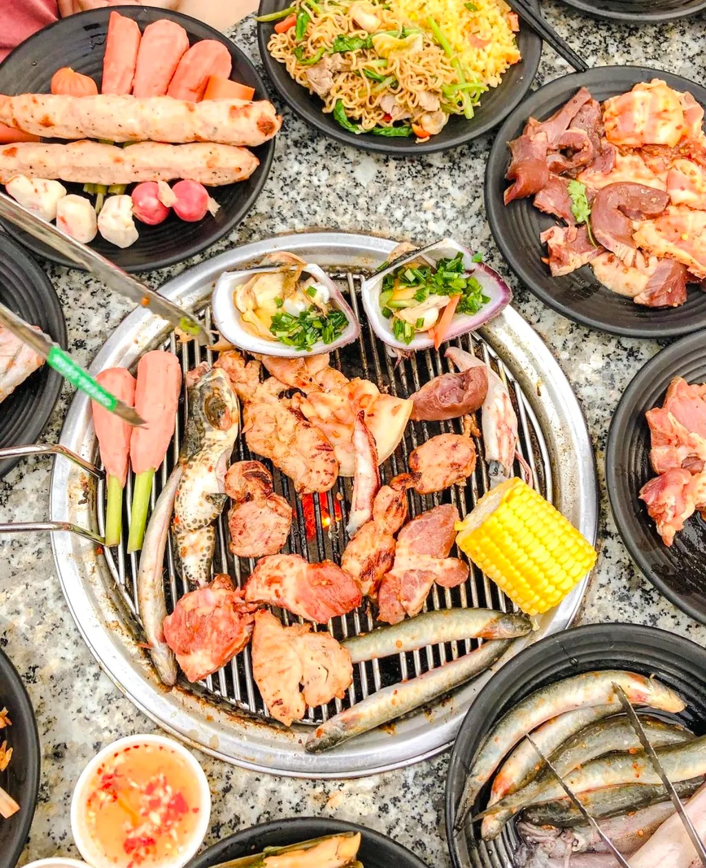 Thưởng thức buffet giá bình dân ở TP.HCM