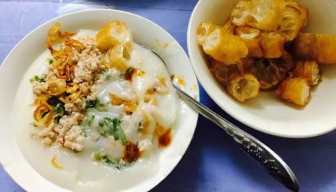 Thưởng thức loạt món ăn vặt trong chuyến food tour Hải Phòng