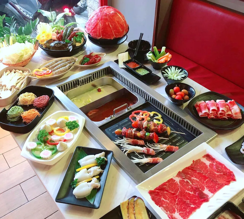 Tiệc Giáng sinh với buffet nướng, lẩu tại TP.HCM