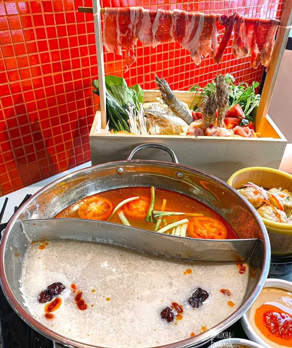 Tiệc Giáng sinh với buffet nướng, lẩu tại TP.HCM