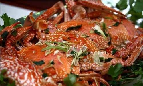 Trải nghiệm hương vị hấp dẫn của buffet hải sản Biển Đông