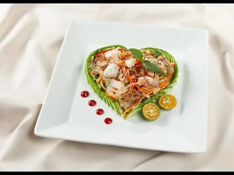 Trưa nay ăn gì: Salad nui cá hồi, món ngon dinh dưỡng cho bữa trưa thanh đạm