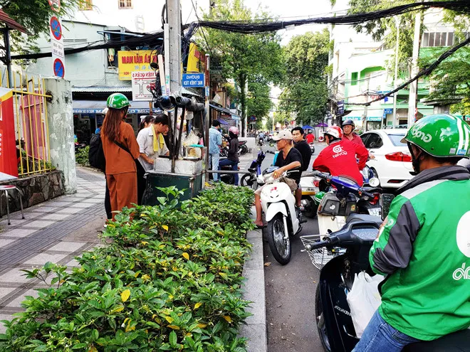 Xe bánh nướng làm khách ‘đau bụng’, anh chủ cam kết ‘kể không cười không lấy t.iền’